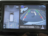 【アラウンドビューモニター】上から見下ろした様な画像で、駐車の際に役立ちます♪  純正ナビですのでナビ画面で大きく確認が出来ます!