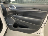 運転席ドアパネルになります。