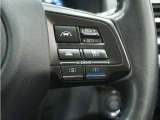 ◆アダプティブクルーズコントロール◆予め設定した車速内でクルマが自動的に加減速。前走車との適切な車間距離を維持しながら追従走行します。【LKAS】車線維持支援システムでステアリング操作を支援。