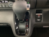 進時から滑らかに加速する無段階変速のCVTはストップ&ゴーの多い街の中も快適です