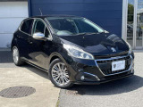 フランス車ならではのフロントデザイン。