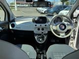 イタリア車ならではの美しさ、走りへのこだわりを感じるインテリアデザイン!