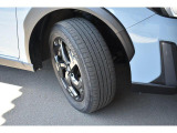 タイヤサイズは225/55R18です