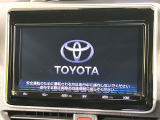【純正大画面ナビ】人気の大型9インチナビを装備。存在感のある大画面はインパクト大!ナビ利用時のマップ表示は見やすく、テレビやDVDは臨場感がアップ!いつものドライブがグッと楽しくなります♪