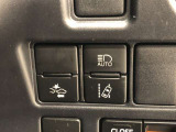 【TOYOTA SAFETY SENSE】走行中に前方の車両等を認識し、衝突の可能性がある時は警報音とブレーキで衝突回避と被害軽減をアシストしてくれます。