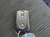 キーフリーシステム搭載!スマートキーをポケットやカバンに入れておくだけでドアの施錠・開錠やエンジンスタートの操作が簡単です!