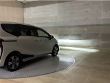 LEDヘッドランプです。十分な明るさを保ちつつも消費電力が少なく、バルブ寿命も長いのが特徴です。瞬時にMAXの光量を発揮するのもLEDならではです。