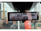 スマートルームミラーです。後方確認もカメラで見やすくなっております。