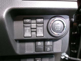 運転席からも操作できる両側パワースライドドア付きです。