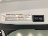 バックドアの開閉が電動操作可能。荷物の出し入れもラクラクです。