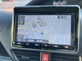 純正ナビを装備。タッチパネル式で使いやすく、お出かけもラクラクです。