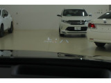 カラーヘッドアップディスプレイ付き。少ない視線移動で情報を確認できるので、運転の疲労軽減に繋がりますよ♪