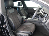 Audi車はどの車種も全てレザーハンドルです。そこにはAudiのこだわりがあり質感の高いレザーでしっかりと手に馴染み、高級感を演出します。