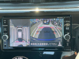 [アラウンドビューモニター]車両を上から見たようなカメラで周りの障害物などが一目瞭然!駐車が苦手な方でも、らくらく駐車♪