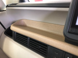 【小物置き】ちょっとした物を置くのに便利です!