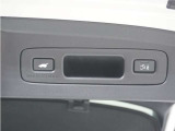 ◆予約クローズ機能付きパワーテールゲート◆キーや運転席のボタン、ハンズフリー機能など多彩なアクセスで自動開閉できます。