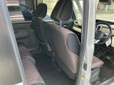 向かい側にサービス工場完備。車検・メンテもお任せください!