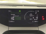 一目で今出ている速度が分かるデジタルメーターを採用しており、うっかりのスピード超過も減りますよ