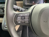 運転席のシート浦には収納パケットがあります♪
