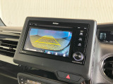 【バックカメラ】リバースにするだけで映ります、後方の安全確認や、狭い駐車場での車庫入れ、雨の日や夜間など視界の悪い時に便利です!安全にバックする為には欠かせない装備です。