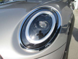 LEDヘッドライト装備。