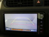 車庫入れの強い味方。後退時の死角をチェックするために便利です。