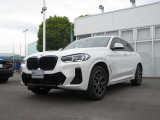 BMWの最大の特徴は「走りの楽しさ(駆けぬける歓び)」を中心に、スポーティな性能・独自のデザイン・高い技術力を一貫して追求している点です。