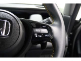 Hondaセンシングの機能のひとつ、アダプティブクルーズコントロール付!アクセルから足を離しても設定したスピードと前車との車間を保ち走行してくれます!車線維持もアシスト☆高速道路で疲労軽減ですね☆