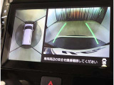 パノラミックビューモニター付きです。車両を上から見たような映像をディスプレイオーディオ画面に表示。運転席からの目視だけでは見にくい、車両周辺の状況をリアルタイムでしっかり確認できます。