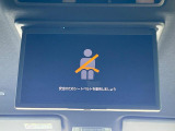 【14型有機ELフリップダウン】三列目からでも迫力のエンタメが観れる大画面フリップダウン。有機ELのモニターでは、一般的なフリップダウンよりも高コントラストでキレイな映像を楽しめます。