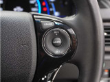 ◆アダプティブクルーズコントロール◆予め設定した車速内でクルマが自動的に加減速。前走車との適切な車間距離を維持しながら追従走行します。【LKAS】車線維持支援システムでステアリング操作を支援。