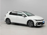 低回転から発揮するTDIエンジン。レスポンスに優れ、低速域から高速域までスムーズな伸びをもたらすとともに、高い静粛性を実現しています。