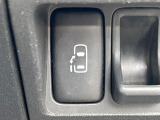 【パワースライドドア】スマートキーや運転席のスイッチでスライドドアの開閉が可能♪電動だから力を入れてドアを開ける必要が無く、小さいお子様でも、重い荷物を持っている時もラクに開け閉めできます♪