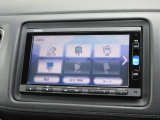 ナビゲーションは純正メモリーナビ(VXM-174VFi)を装着しております。AM、FM、CD、DVD再生、Bluetooth、フルセグTVがご使用いただけます。初めて訪れた場所でも安心ですね!