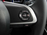 ステアリング右のスイッチにクルーズコントロール機能付き★高速走行時に前車との距離を保ちながら、一定速度での自動走行が可能です!