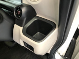 【ドリンクホルダー】こちらにドリンクホルダーがついています!