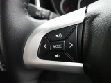 ステアリングスイッチ付き。手を離さずにさまざまな操作が可能です。