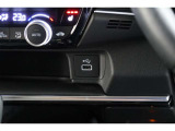スマートフォンなどの音楽再生が可能なUSB接続ジャック装備車両です♪♪♪