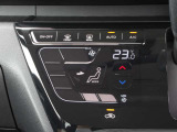 オートエアコンですので、車内を快適な空間に出来ます♪   操作はタッチパネル式ですので爪の長い方でも安心して操作して頂けます!