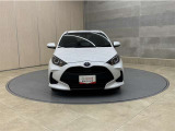 お車購入のポイントとなるフロントマスクです!シャープな目つきが印象的なデザインのヘッドランプです。