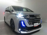 高輝度で点灯速度が速く、しかも消費電力の少ないLEDヘッドライトが装備されています!LEDの明るい光が走行中の視界の確保をサポートして、夜のドライブがより楽しく安全に運転できます♪
