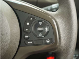◆アダプティブクルーズコントロール◆予め設定した車速内でクルマが自動的に加減速。前走車との適切な車間距離を維持しながら追従走行します。【LKAS】車線維持支援システムでステアリング操作を支援。