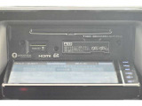 DVD、CD、SDカードのメディアが使用できます。もちろんBluetoothも使えます。