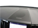 【harman/kardon】世界のオーディオファン垂涎のプレミアムサウンドシステムを搭載。原音に近い音場空間を忠実に再現。乗る人すべてに最良の音響体験を提供します。