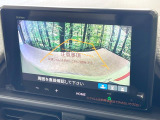 【バックカメラ】駐車時に後方がリアルタイム映像で確認できます。大型商業施設や立体駐車場での駐車時や、夜間のバック時に大活躍!運転スキルに関わらず、今や必須となった装備のひとつです!
