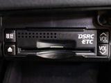 ★ETC(DSRC)が装備されています!!社外品とは違い収まりの良いデザインが人気!高速道路を利用する際は必需品ですよね!!ストレス無く料金所を通過出来ます!!