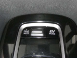 【充電用USB端子】デバイスの充電に便利です。※実際の接続端子は写真で確認or店舗までご気軽にお問合せください♪