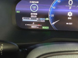 視認性に優れたメーターを採用しており、走行中でも車速や情報が分かりやすく表示されます。運転時の視線移動をむりのない範囲に抑え、快適で安心感のあるドライブをサポートします。