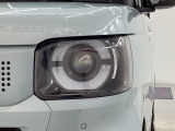 LEDヘッドライトは、点灯の瞬間から最大光量を発揮し、突然暗くなるトンネルなどでの安定感を高めます。
