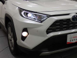 Bi-Beam LEDヘッドランプ+LEDクリアランスランプ+LEDデイライト+フロントフォグランプ